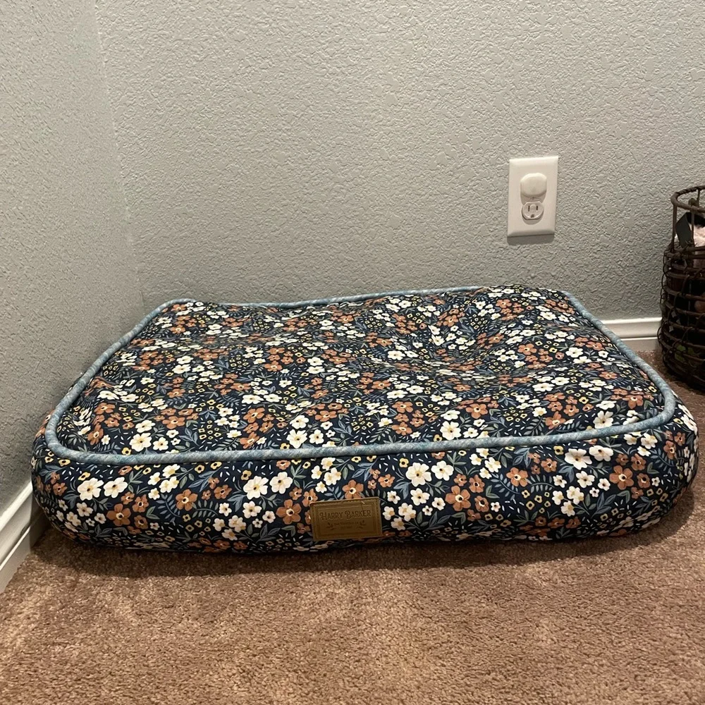 super cute dog bed